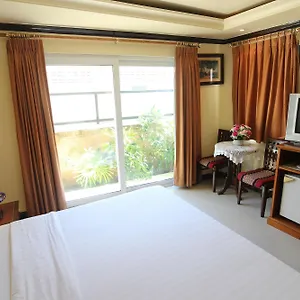 Phi Phi Phi Phi Adaları